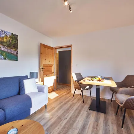 In Mit Grossem Balkon By Interhome شقة